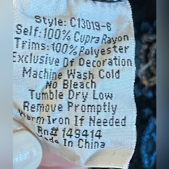 Johnny Was Zora Oversized Embroidered Blouse Black - Picture 7 of 15